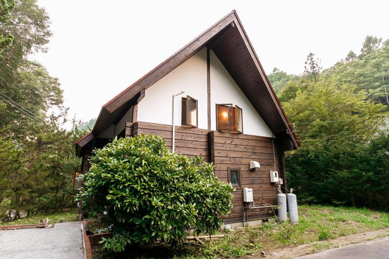 ログハウスせせらぎ Tsuru ภายนอก รูปภาพ